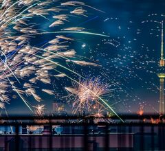 В Берлине пройдет бесплатная новогодняя вечеринка у Бранденбургских ворот В Берлине пройдет бесплатная новогодняя вечеринка у Бранденбургских ворот