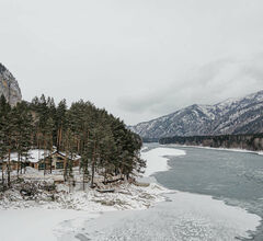 Grand Chalet Altay приглашает на зимний ретрит Grand Chalet Altay приглашает на зимний ретрит