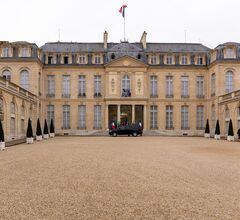 Сотрудника Елисейского дворца осудили за кражу столового серебра Сотрудника Елисейского дворца осудили за кражу столового серебра