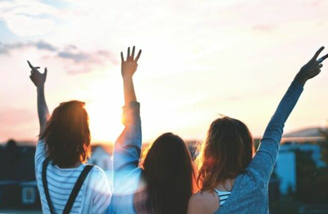 Как отмечают 8 марта в Европе Как отмечают 8 марта в Европе