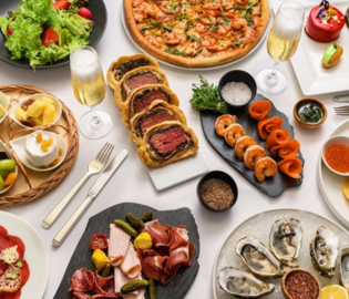 В отеле «Балчуг» состоится праздничный бранч В отеле «Балчуг» состоится праздничный бранч