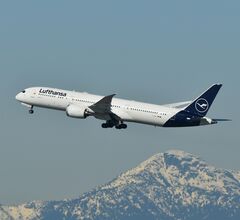 Lufthansa предупреждает: зависимость от аэропортов Персидского залива грозит Европе транспортным коллапсом Lufthansa предупреждает: зависимость от аэропортов Персидского залива грозит Европе транспортным коллапсом