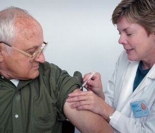 В Норвегии не нашли связи между вакцинацией и смертностью