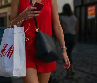 Российские ТЦ подали в суд за H&M за неуплату аренды