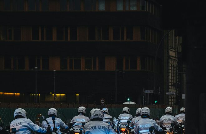 В Германии погиб полицейский, сопровождавший кортеж Орбана
