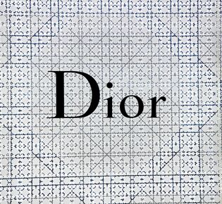 В Италии Dior и Armani обвинили в эксплуатации труда